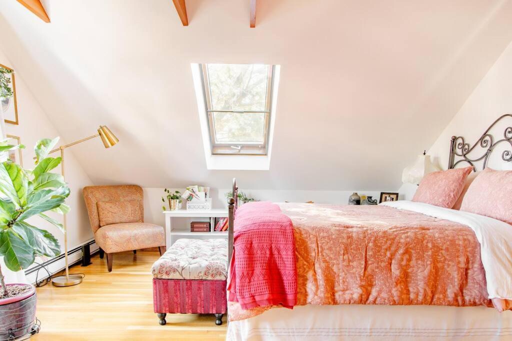 Urban Oasis In Hope Village Providence Bagian luar foto